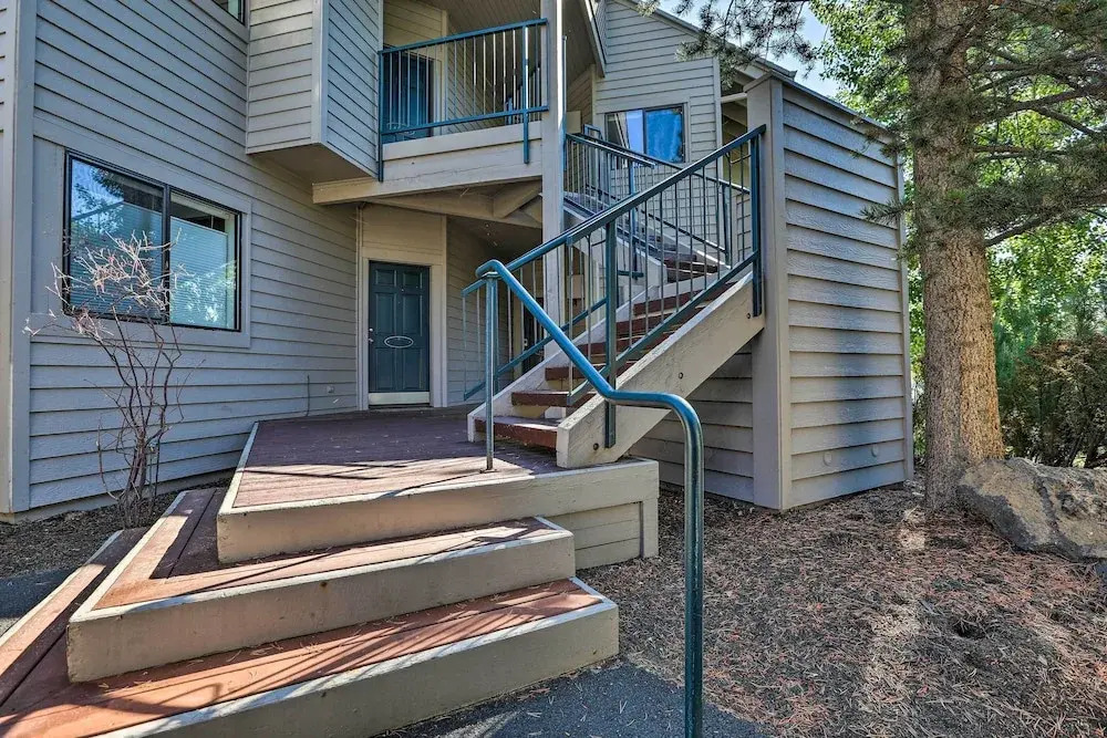 Hiking Trail & Hot Tub Access: Bend Condo w/ Deck