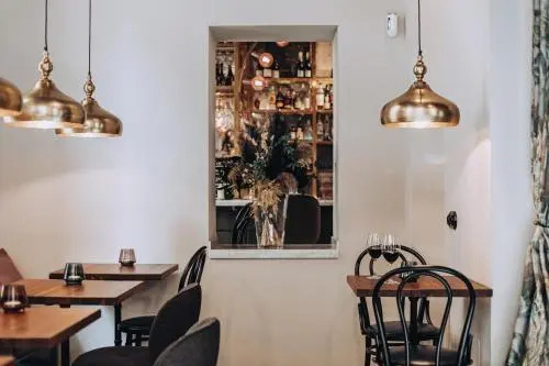 Ocho Suites & Kitchen