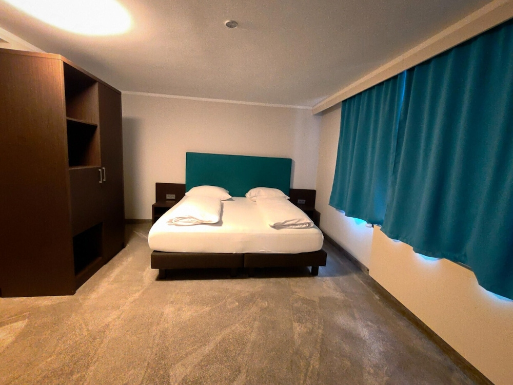 Koblenz Hotel Valley Suite With Hot Tub