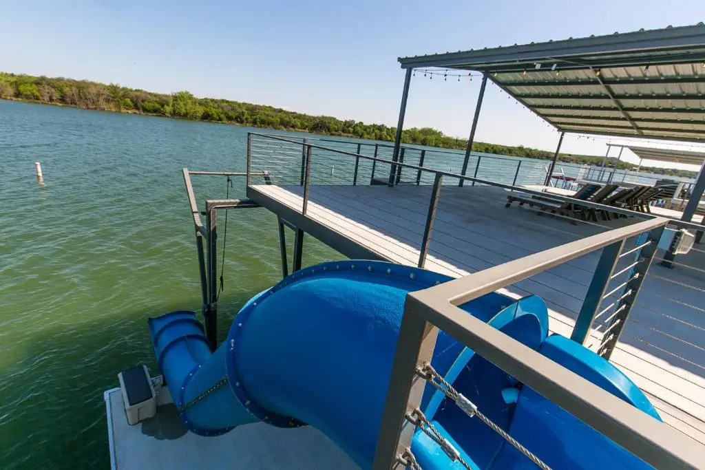 Wake and Roll Plus - The Ultimate Luxury Lake LBJ Escape