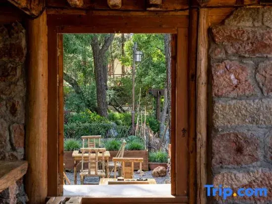 Lijiang ZenTea Garden Ancient Residence Beautiful Homestay