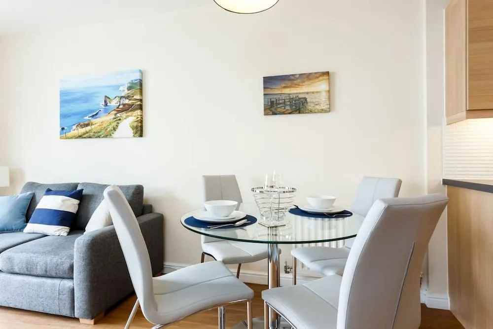 Coxswains Cabin - Moments from Hamworthy Beach and Park