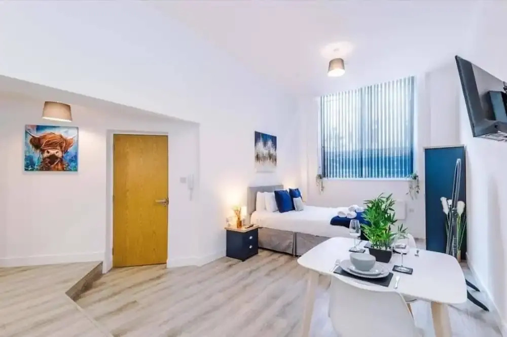 Bolton City Oasis - Cozy Apartment Rental