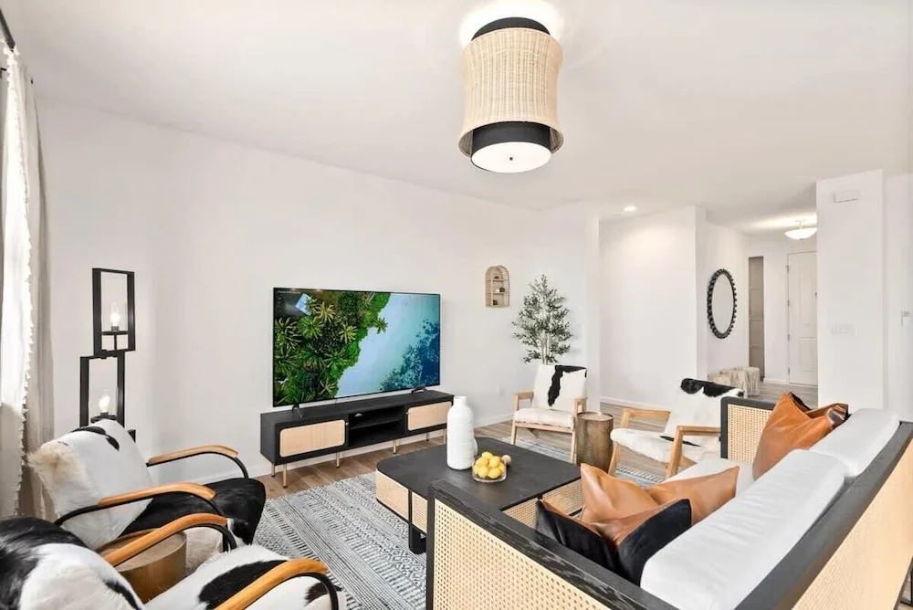 @ Marbella Lane - Mesmerizing Ocean + MT Views
