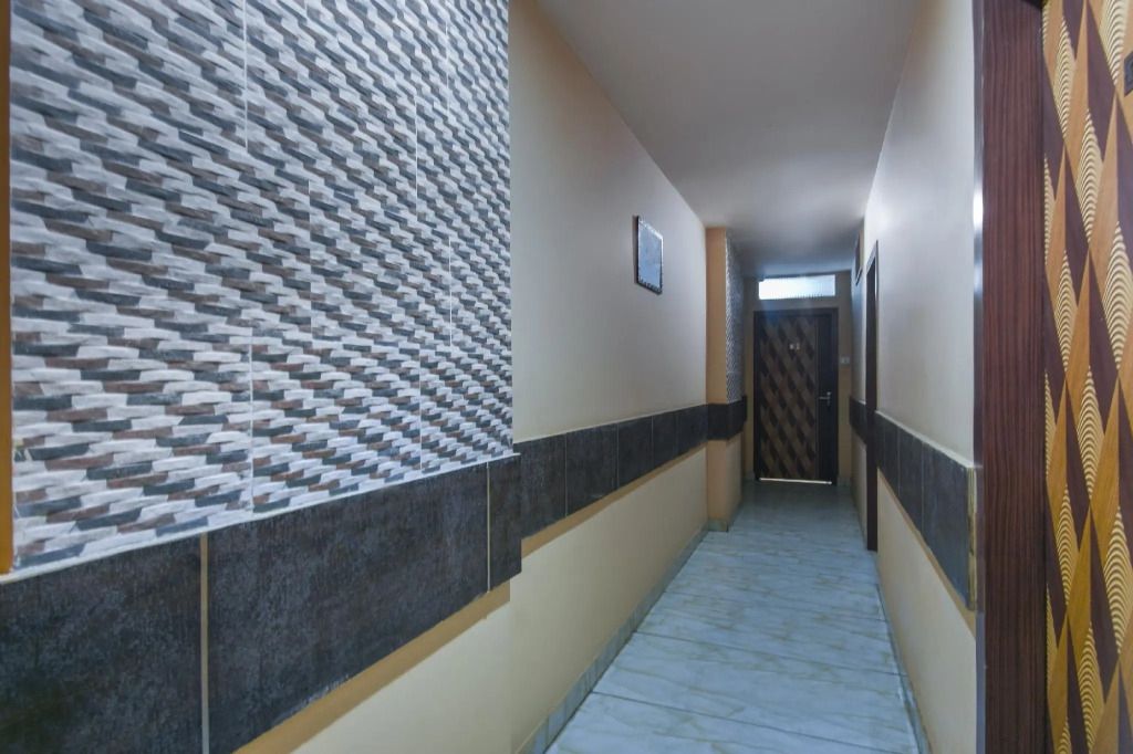 OYO 72016 Hotel Golden Palace