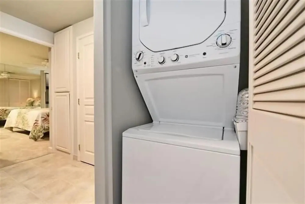 Kaleialoha 106 Ocean Front 1bd/1ba 1 Bedroom Condo by RedAwning