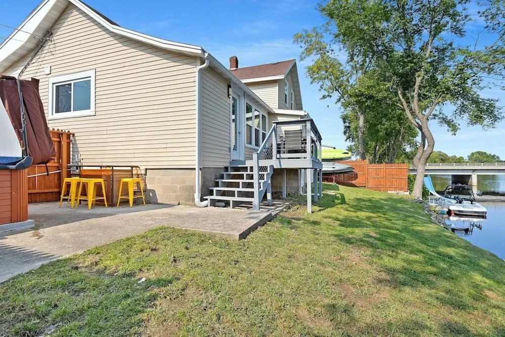 Lazy River Villa - Hottub Fenced Yard Sleeps 11