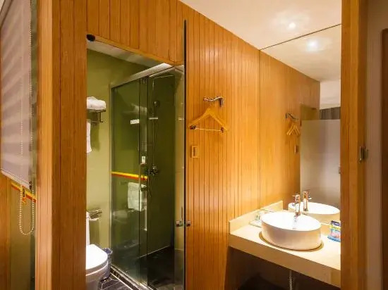 Elong ME Hotel (Hangzhou Huafeng Road Subway Station)