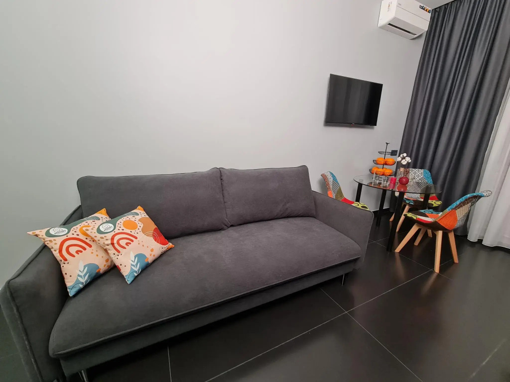 Апартаменты ROOMY APARTS на улице Овражная