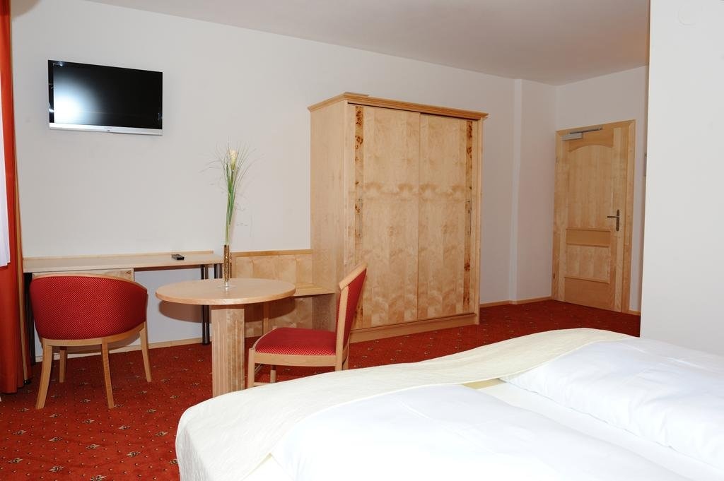 Hotel-Gasthof-Fleischerei - Zur alten Post