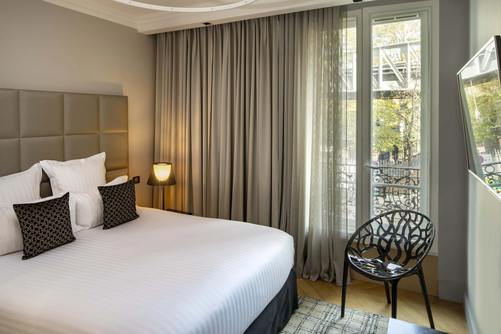 First Hotel Paris Tour Eiffel
