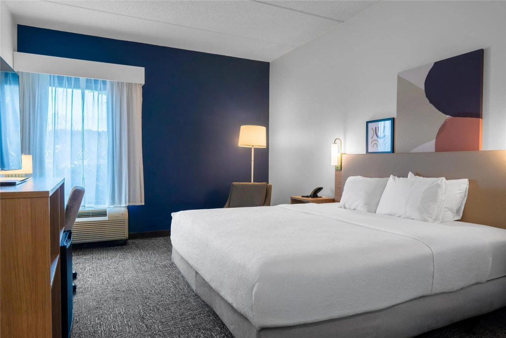Spark by Hilton Atlanta Kennesaw Town Center