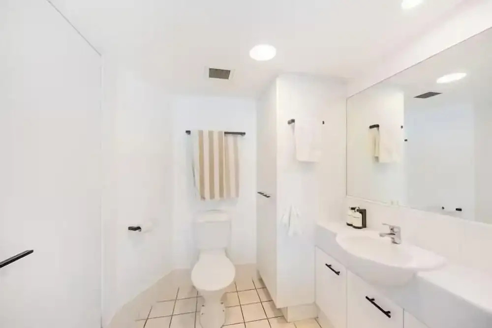 Wake to the Waves - Oceanfront Apartments