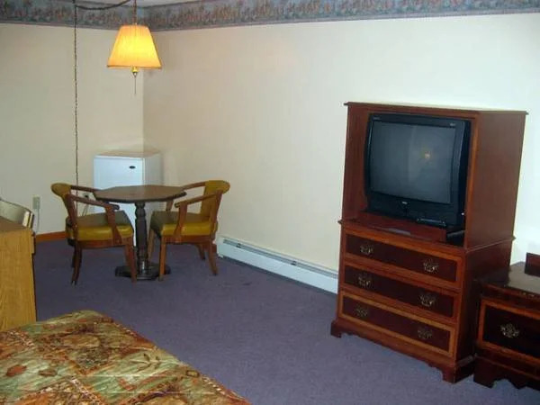 Knotty Pine Motel