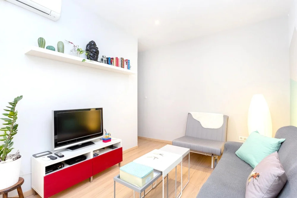 Apartment with 2 Bedrooms in Madrid, with Wifi