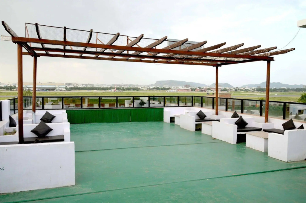 FabHotel Fly View