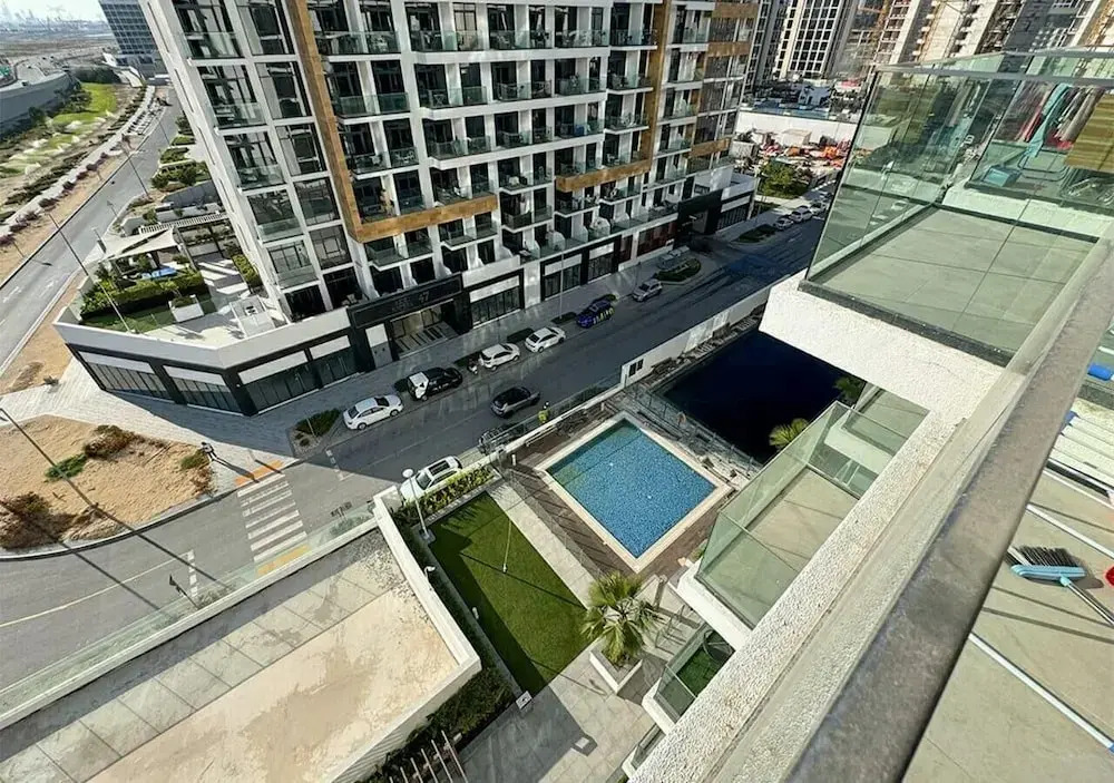 Spacious 3BR in Azizi Riviera by Bespoke