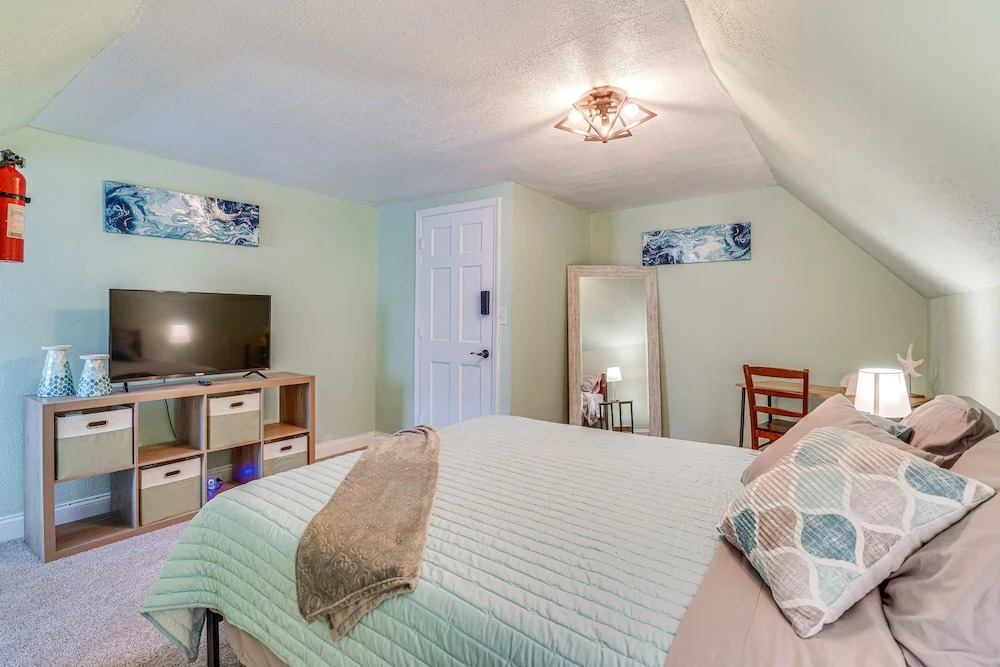 Columbus Apartment ~ 2 Mi to Ohio State University