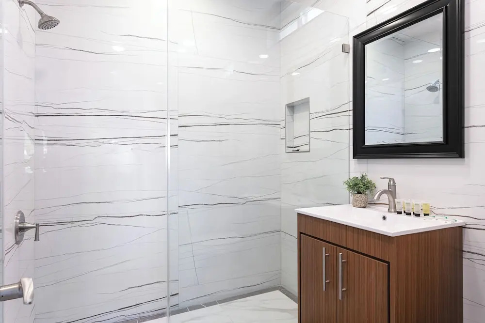 Chic City Apt Near Americana Glendale