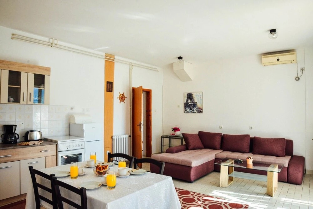 Waterfront Apartment Petrovina