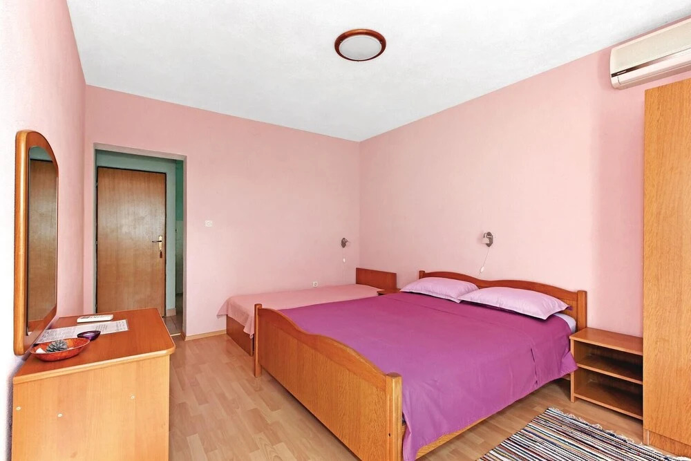 Amazing Apartment in Primosten With 1 Bedrooms and Wifi