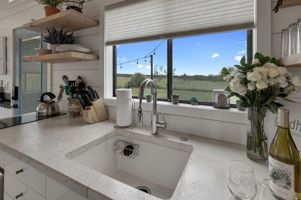 Luxury Tiny Home w/ Hot Tub&grill