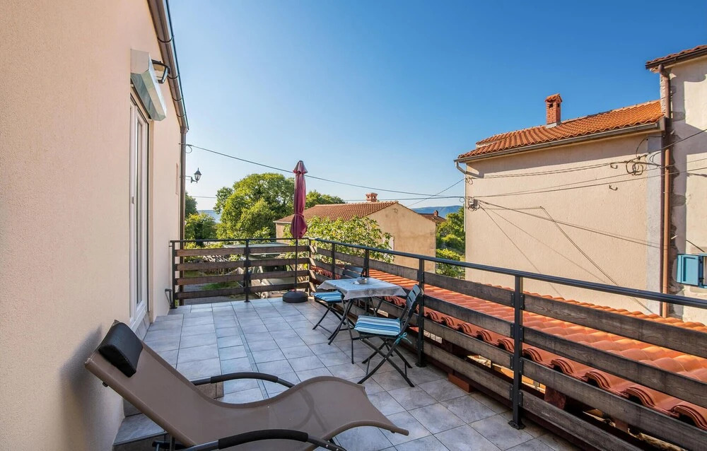 Nice Home in Pinezici with Hot Tub, WiFi & 4 Bedrooms