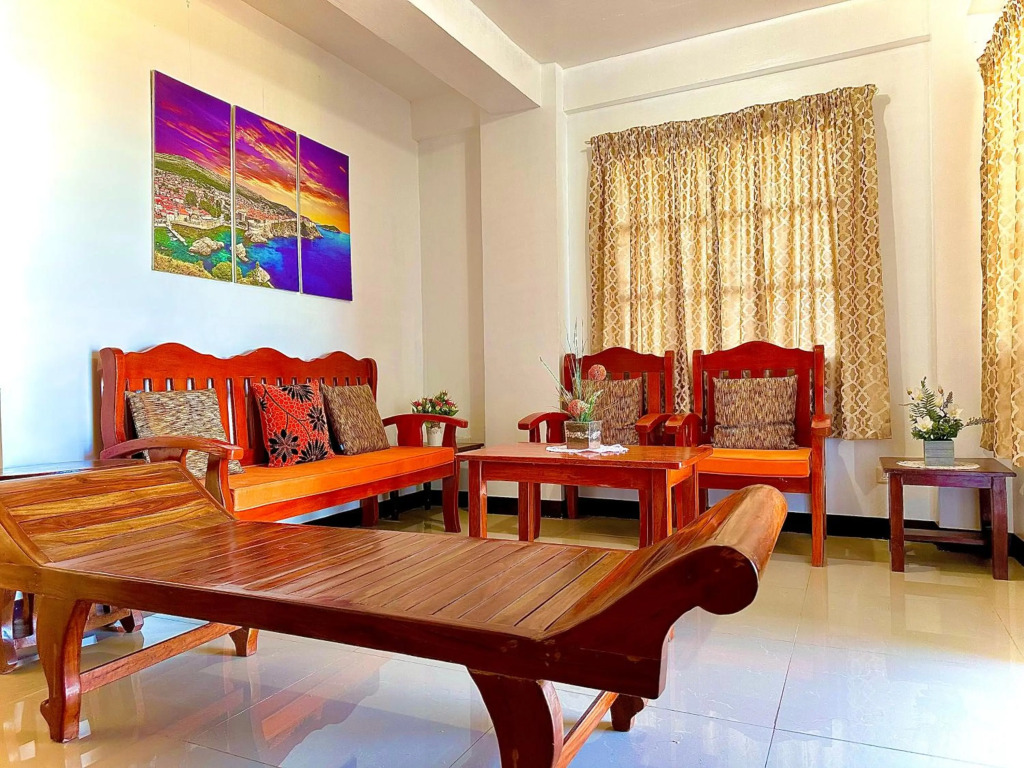 Vacation House in Baguio with Amazing Sunset Views