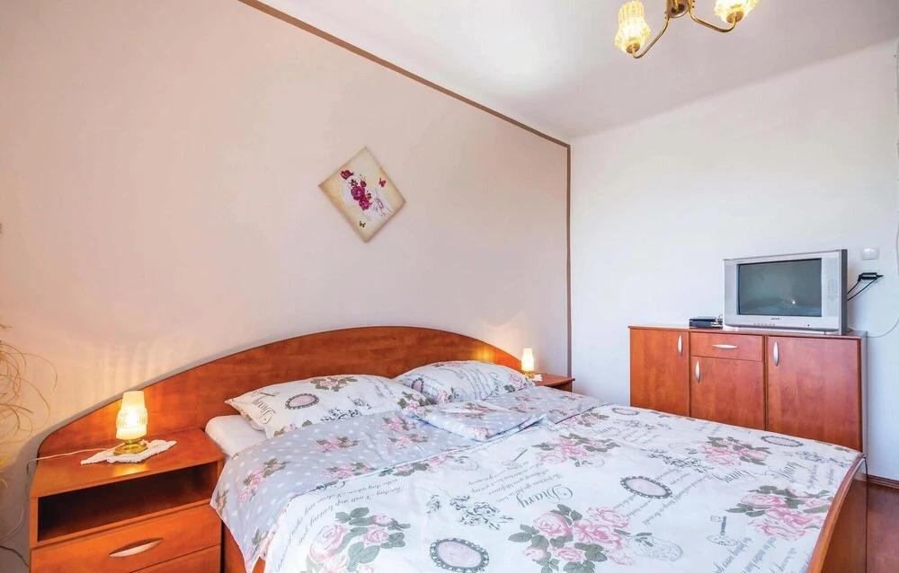 Beautiful Home in Lovran With Wifi and 2 Bedrooms