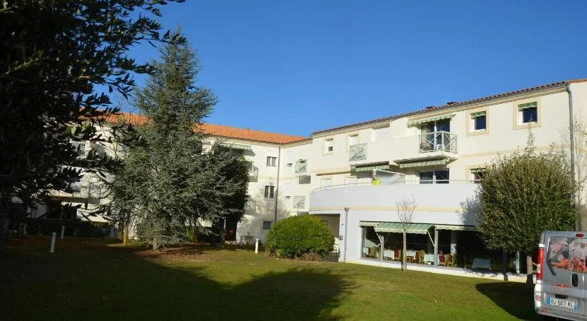 Résidence Services Seniors DOMITYS - Le Clos Du Cèdre