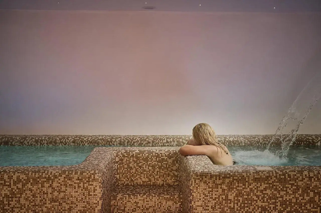 Alleys All-Suite Hotel & Spa