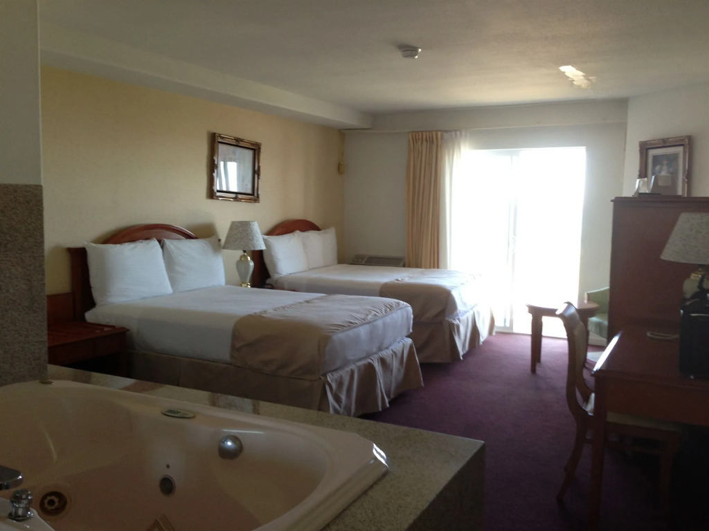 Pacifica Beach Hotel