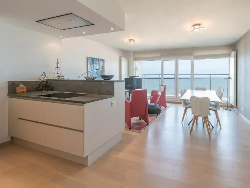 Tasteful Apartment Near the Beach