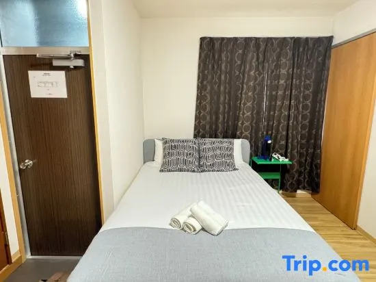 @home tusrumibashi　7 minutes on foot from Hanazono Station