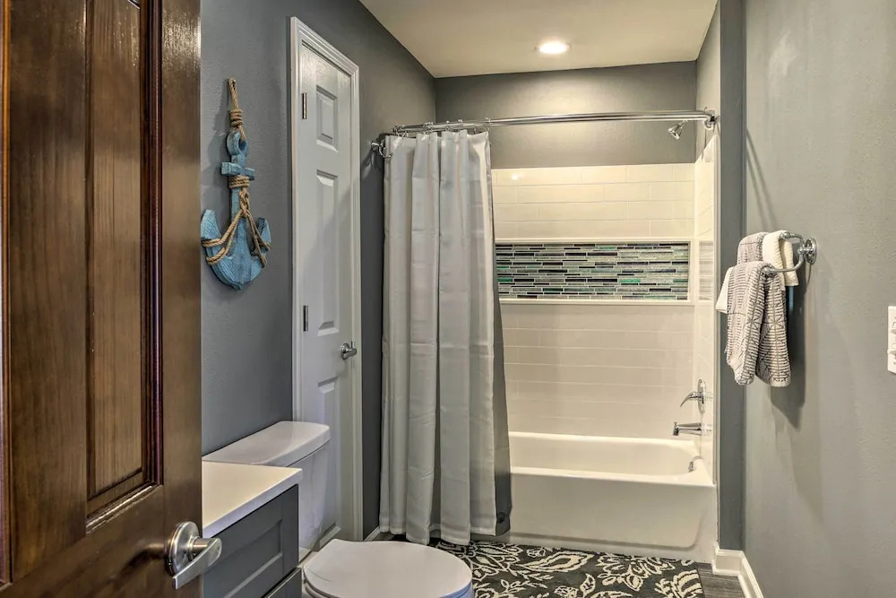 Pet-friendly Branson Area Home: Hot Tub, Game Room