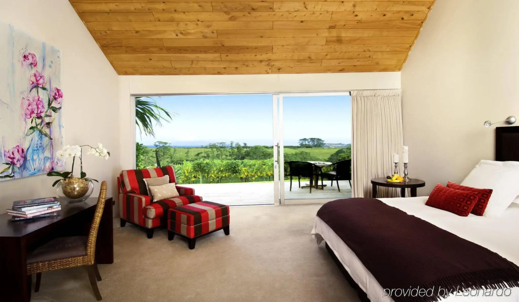 Takatu Lodge and Vineyard