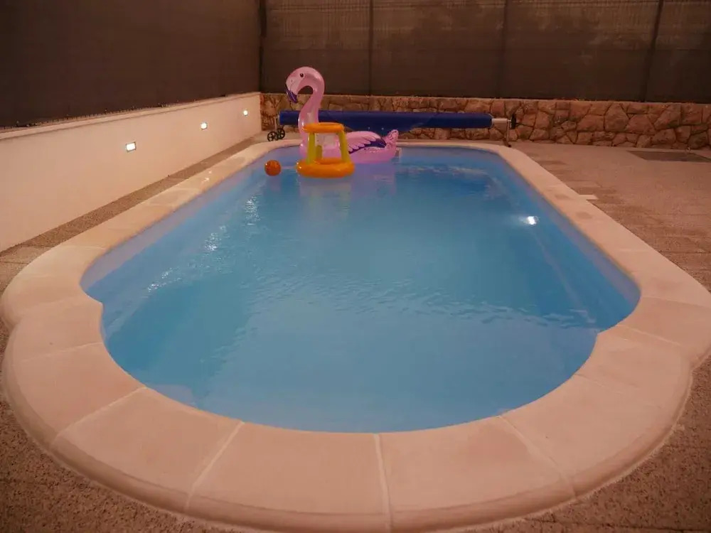 Shadesofblue M & M Sleeps 4 With Pool