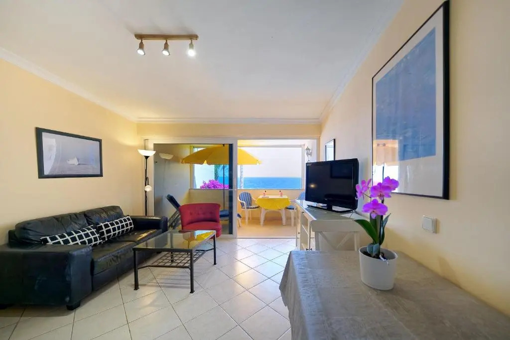 Ocean view apartments Las Flores I