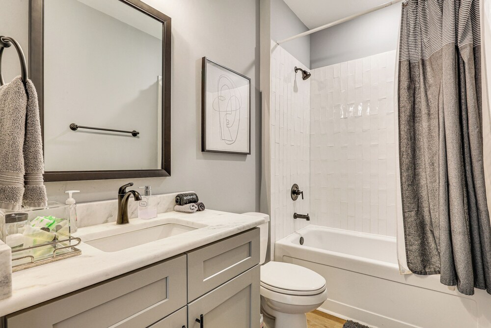 Sun, Surf & Group Fun in Carolina Beach! Luxe Home