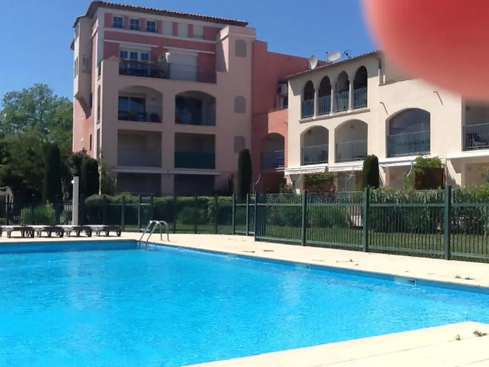 Apartment With 2 Bedrooms in Grimaud, With Shared Pool, Enclosed Garden and Wifi - 500 m From the Beach