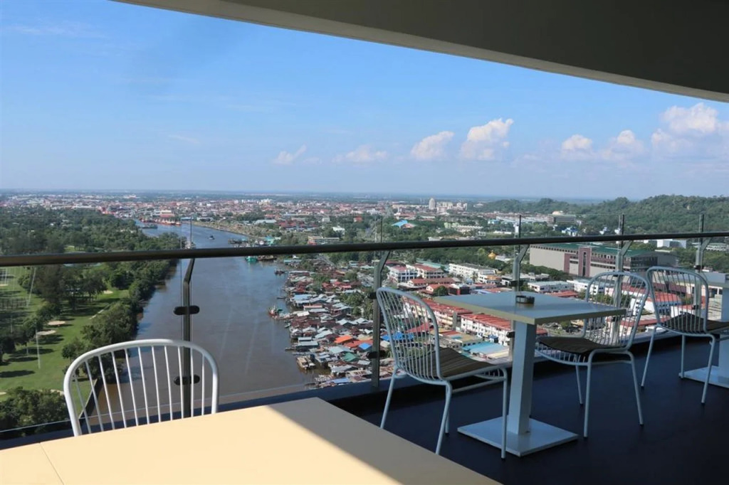 Pullman Miri Waterfront