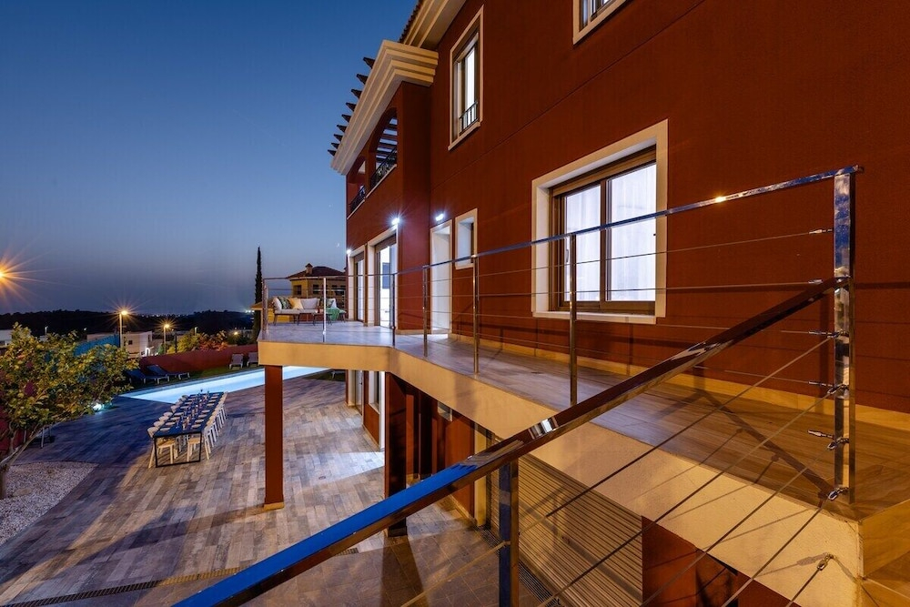 Beautiful Bay Views by Fidalsa