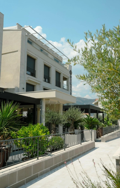 Dimitris Residence