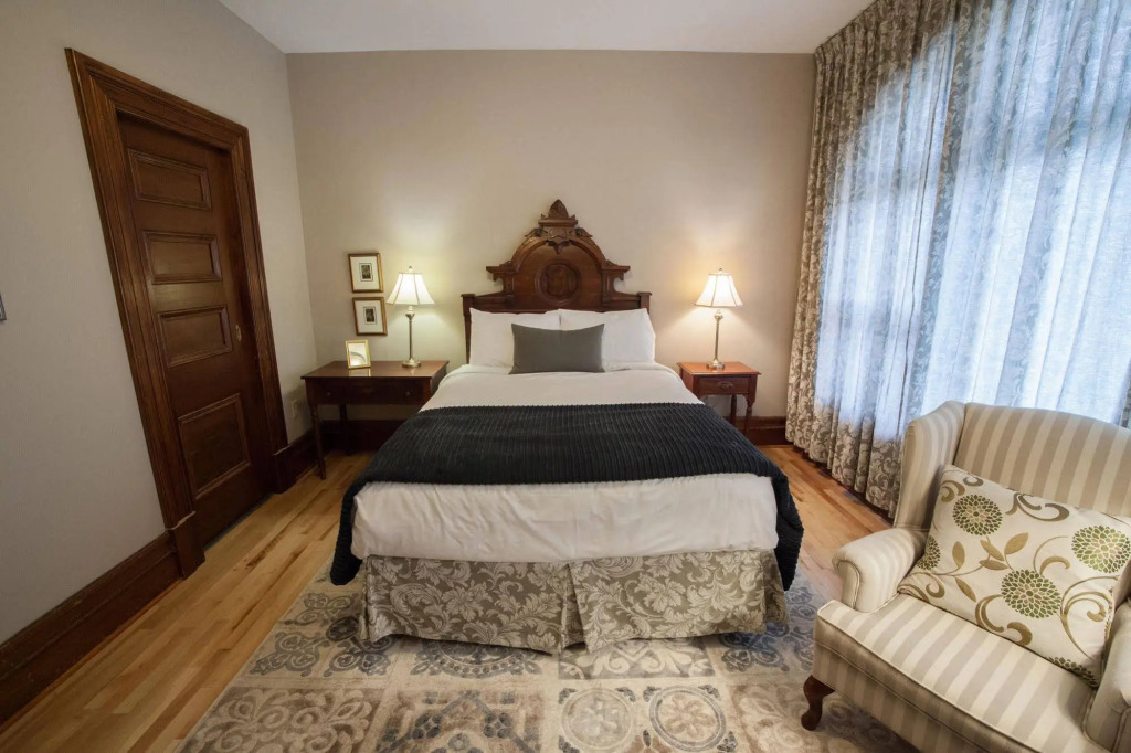 Hillhurst Inn