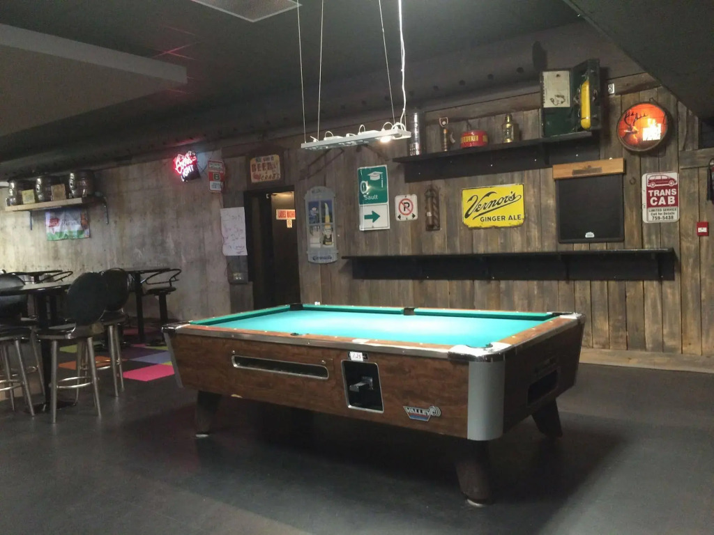 Canadian Motor Hotel