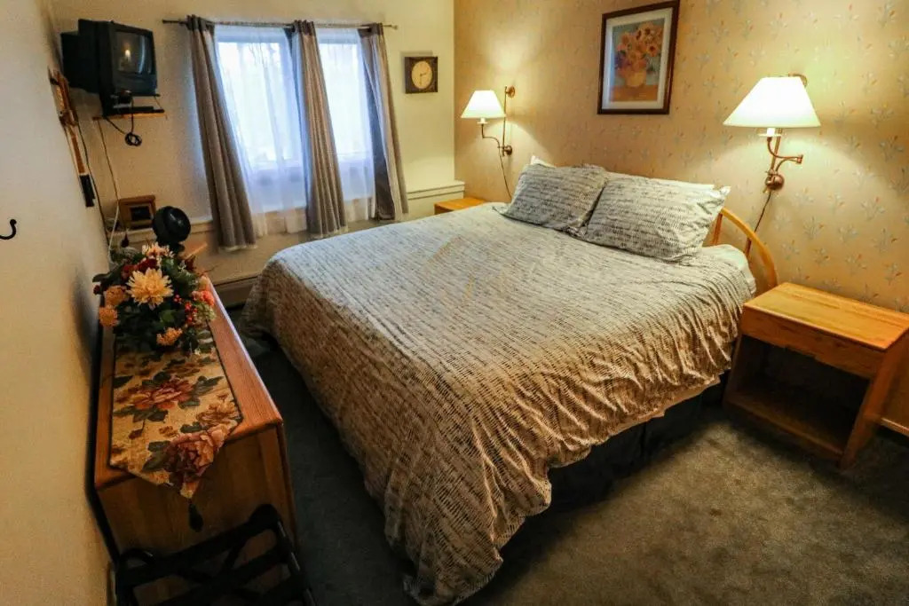 Woods Resort and Spa Village 9