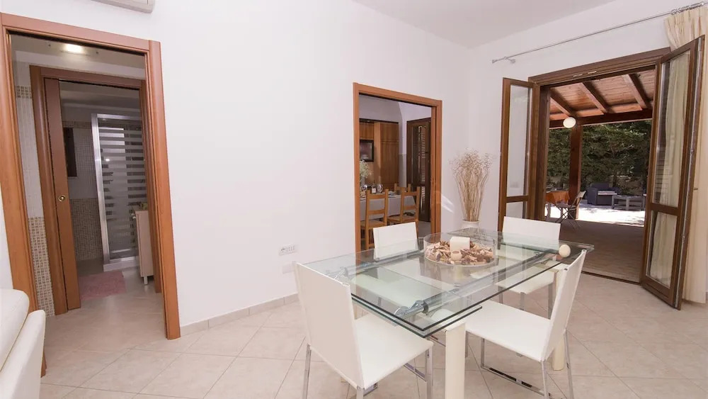 Villa delle Sirene 6, Emma Villas