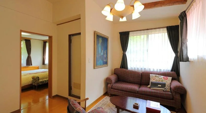 Petit Hotel Cest La Vie