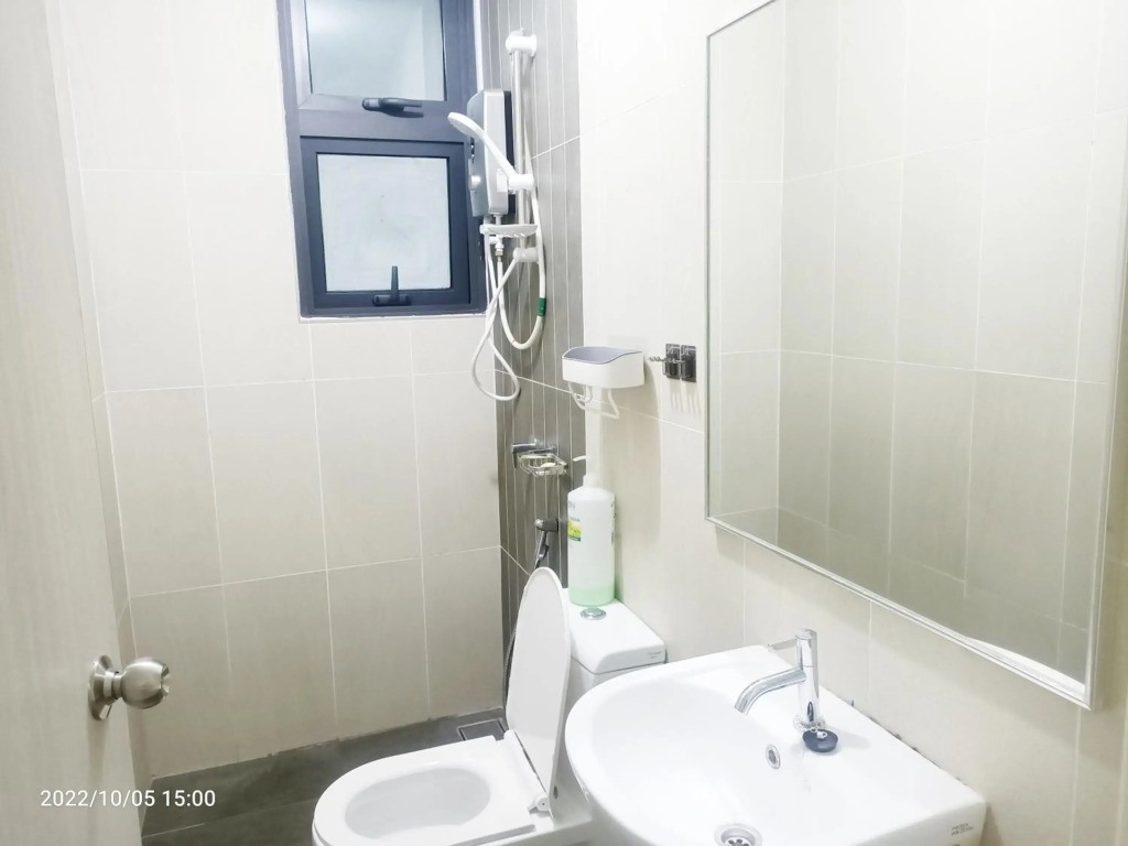 KLCC Legasi Kg Bharu muslim homestay facing unblock view and walking distance to Twin Tower, LRT train next to building
