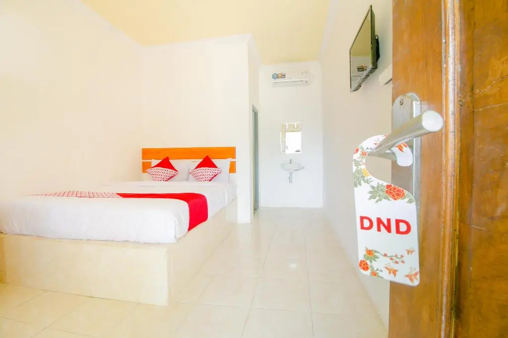 OYO 921 Hotel Ratu Pantai